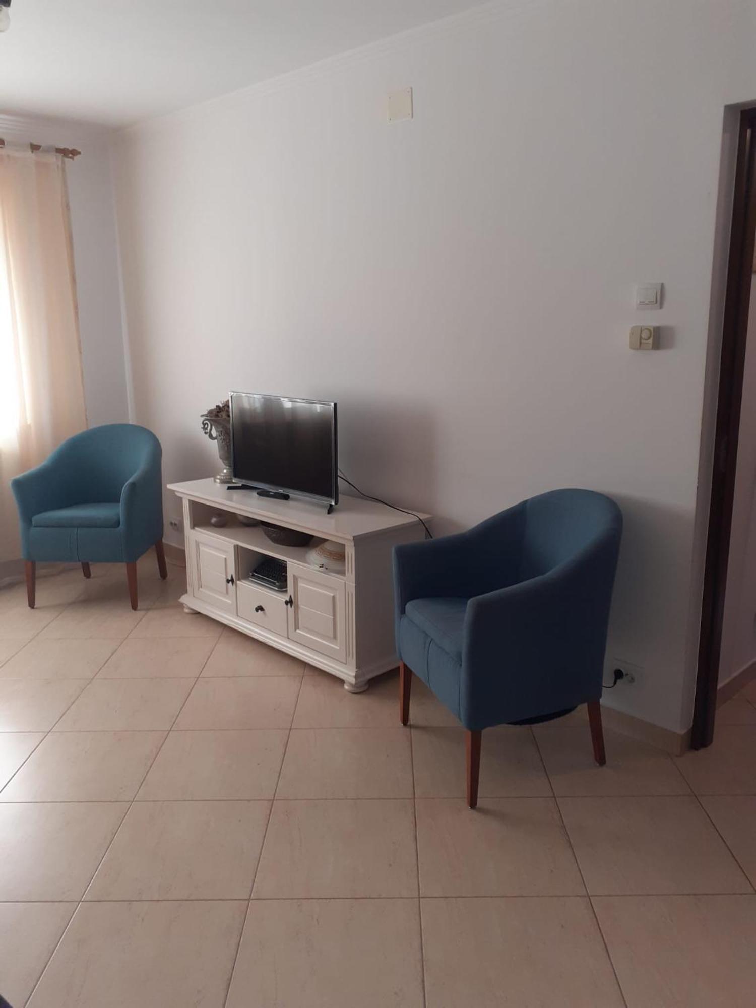 Apartament Cu 3 Camere La Poala Muntilor Fagaras 维多利亚 外观 照片