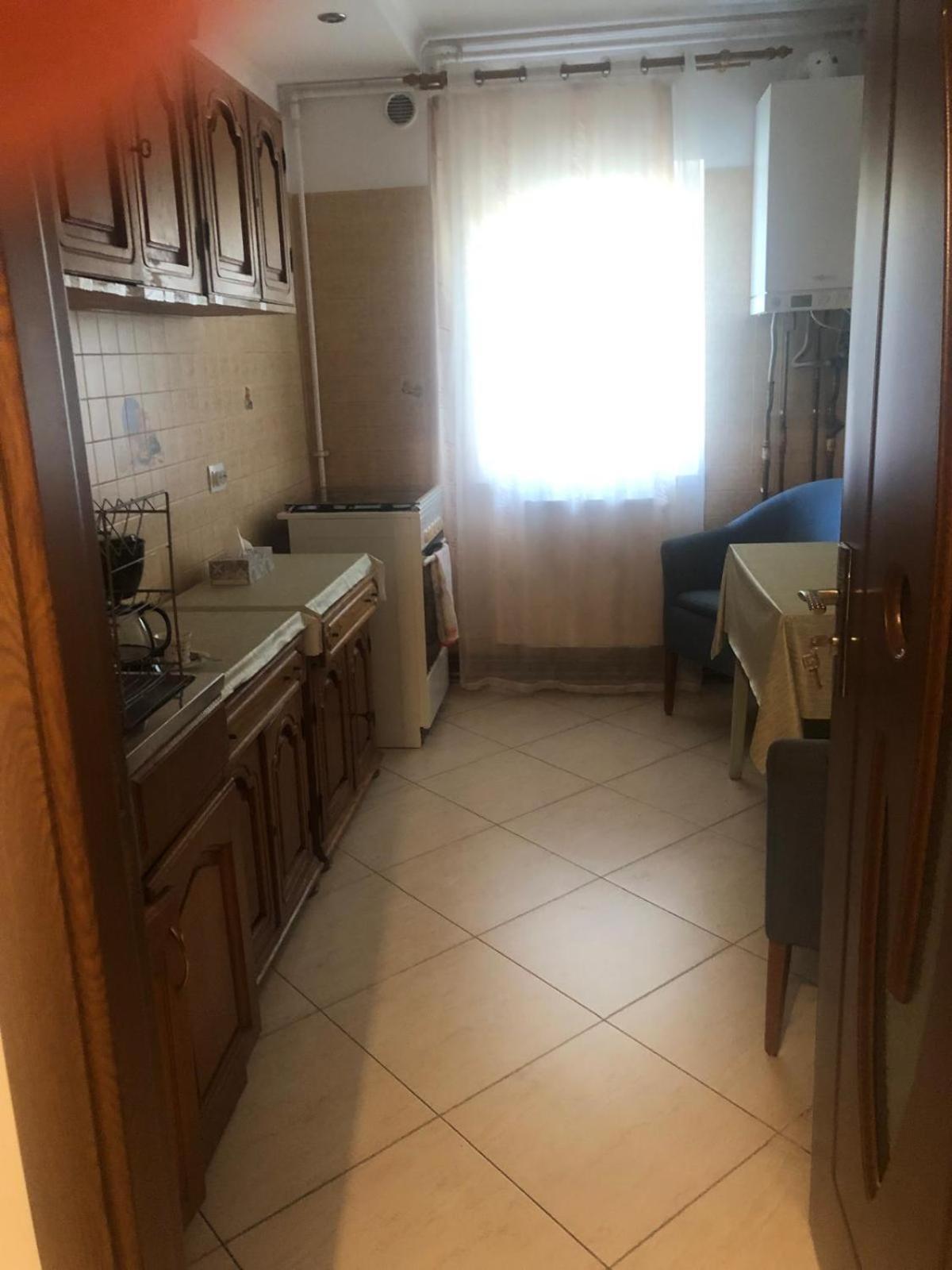 Apartament Cu 3 Camere La Poala Muntilor Fagaras 维多利亚 外观 照片