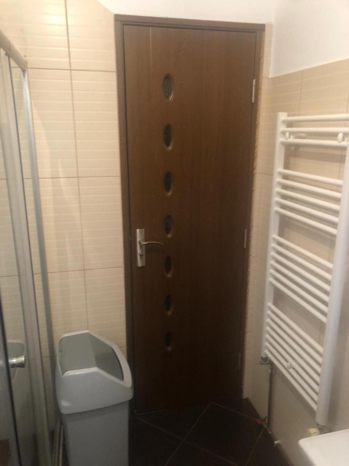 Apartament Cu 3 Camere La Poala Muntilor Fagaras 维多利亚 外观 照片